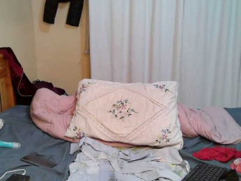 Petite-Eriee webcam model stream image