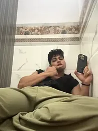 Vihaaanfucks webcam model stream image