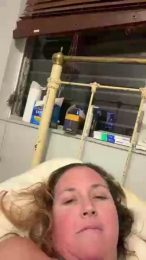 Surferchick222 webcam model stream image