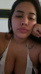 Queen1992 webcam model stream image