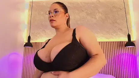 big_tits_in_your_face webcam model stream image