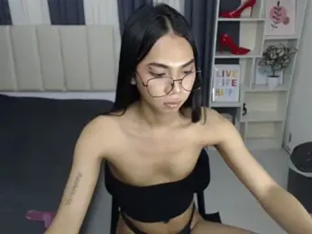 PetiteAsianYuki webcam model stream image