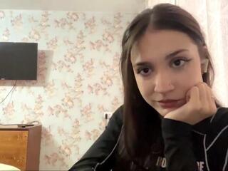 Ardelle Kutchie webcam model stream image