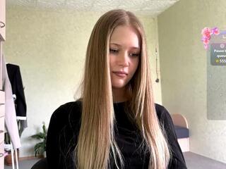 Emelina Carpio webcam model stream image