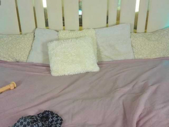 DaisyDelighte webcam model stream image