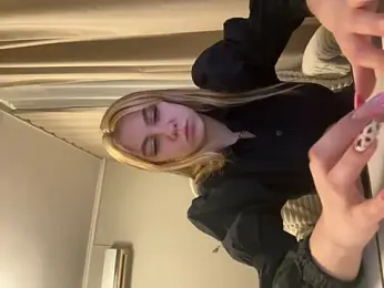 ChloesTem webcam model stream image