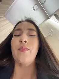 Holly_Play webcam model stream image