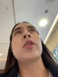 Holly_Play webcam model stream image