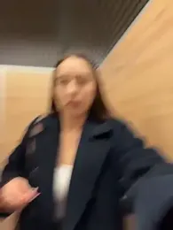 Holly_Play webcam model stream image