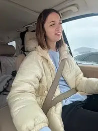 DollyTall webcam model stream image