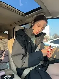 DollyTall webcam stripchat model stream image