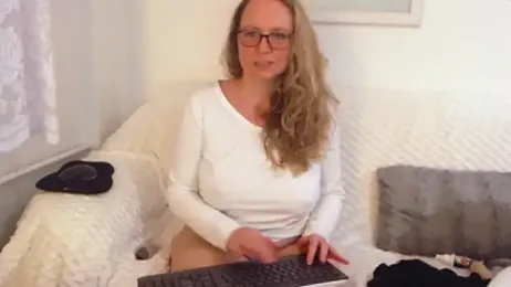 Sarah4you webcam model stream image