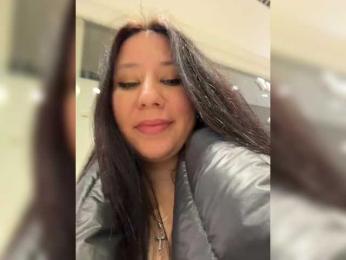 -Lune webcam bongacams model stream image