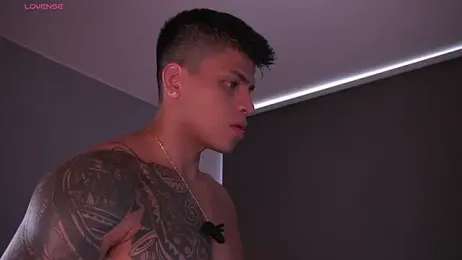 tyler_muscle1 webcam model stream image