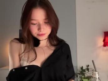 moonfaced_ webcam model stream image