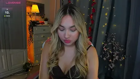 _Loneve__ webcam model stream image