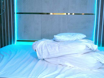 AlexisCrystal webcam model stream image