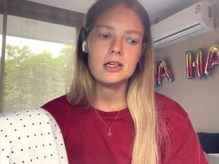 leorakorzep webcam model stream image
