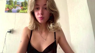 CarinaDrobot webcam cam4 model stream image