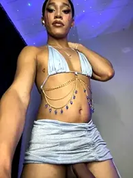 Emaa- webcam model stream image