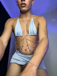 Emaa- webcam model stream image