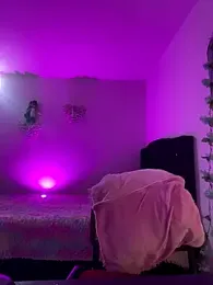 little_tifanny82 webcam model stream image