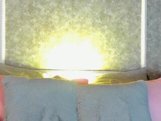 Victoria Lois webcam model stream image