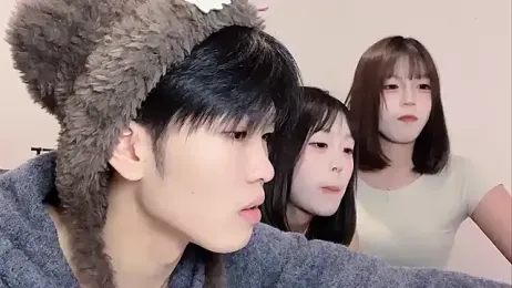 zhouzhou_YC webcam model stream image