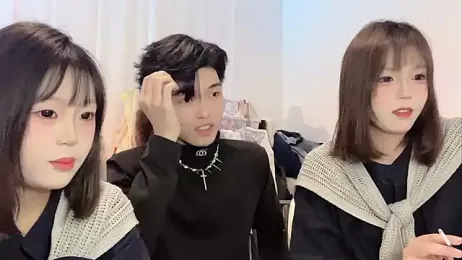 zhouzhou_YC webcam model stream image