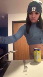 Yourfavfem webcam model stream image