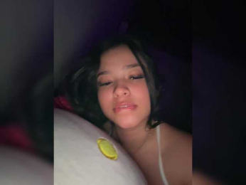 LauraSierra webcam model stream image