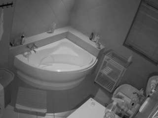 voyeurcam-julmodels-bath-1st-2 webcam model stream image