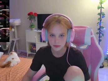GingerSnapDoll webcam model stream image