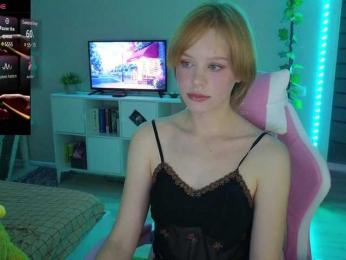 GingerSnapDoll webcam model stream image