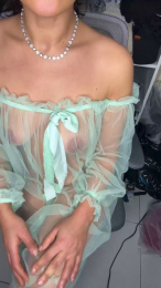 Kamiliakami webcam model stream image