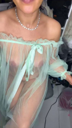 Kamiliakami webcam model stream image