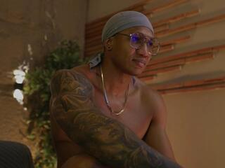 Logan Varela webcam model stream image