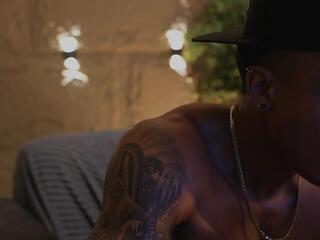 Logan Varela webcam model stream image