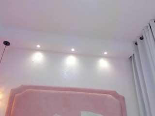 zlatna webcam model stream image