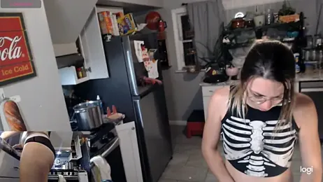 KierBearKisses webcam model stream image