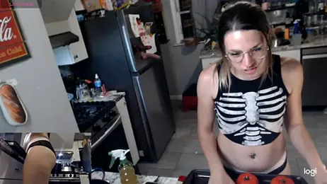 KierBearKisses webcam model stream image