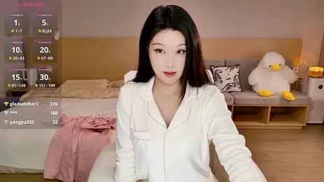 Lucky-baby webcam model stream image