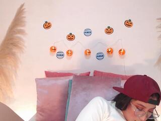 Lucy Minds webcam model stream image