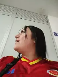 Lesly_10- webcam model stream image