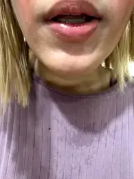 SweetBunnyGF webcam stripchat model stream image