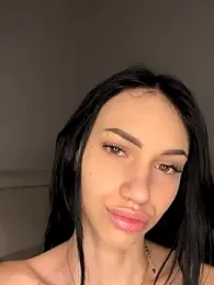 ilariea_girl webcam stripchat model stream image