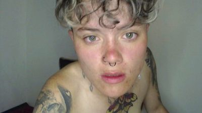 Megan222_ webcam model stream image