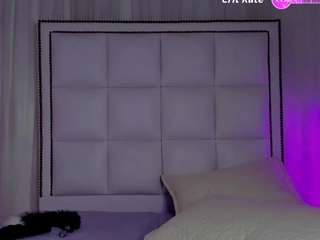 lolalovevip webcam model stream image