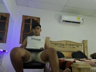 Mathews Rouss webcam flirt4free model stream image