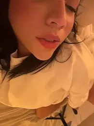 vellaah webcam model stream image